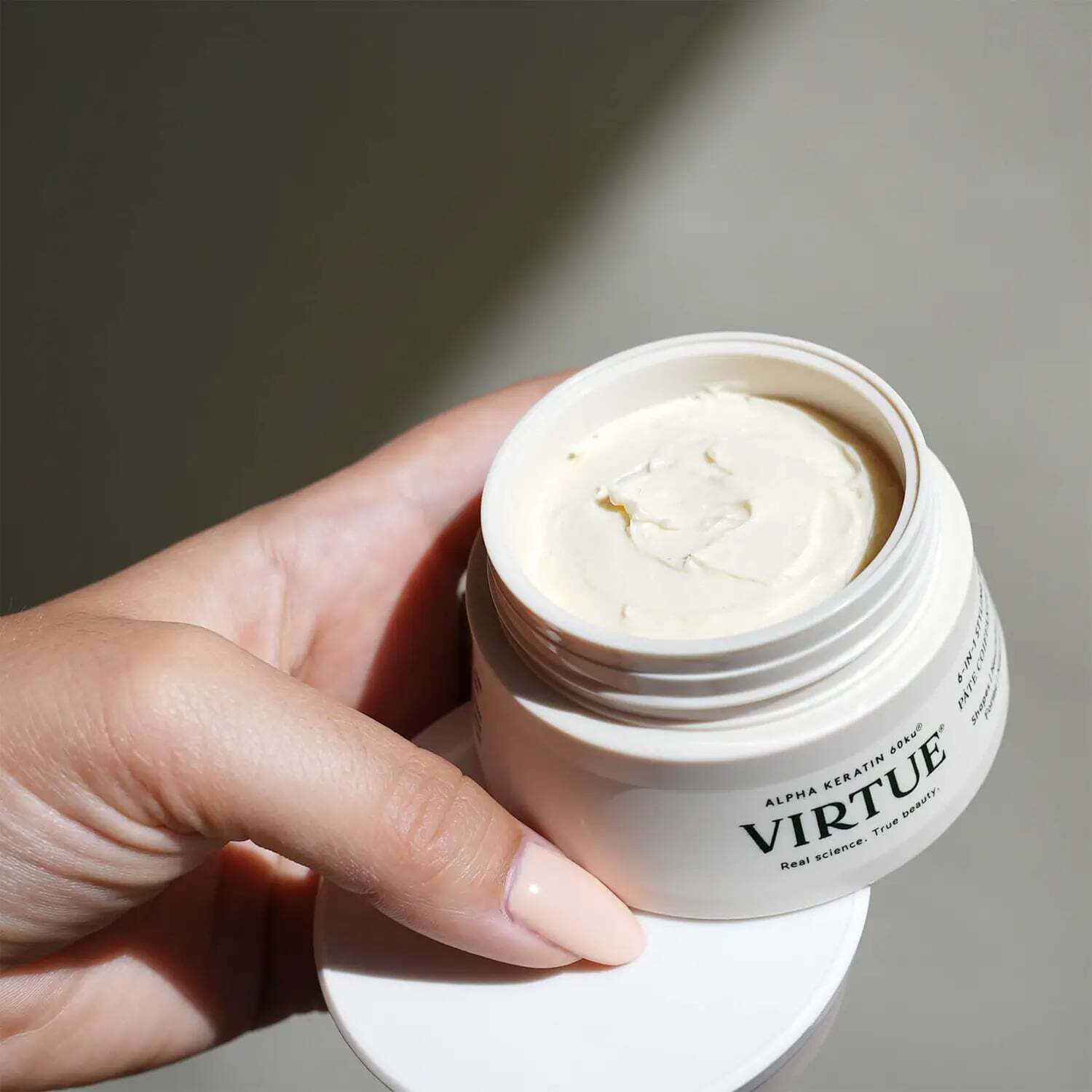 6-IN-1 STYLING PASTE