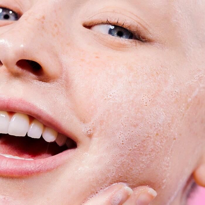 BLUEBERRY BOUNCE GENTLE CLEANSER